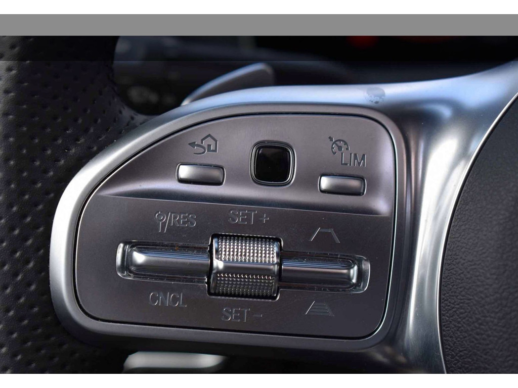 Mercedes-Benz A-Klasse 250 e Business Solution AMG Limited l Panoramaschuifdak l DISTRONIC PLUS l Trekhaak l l Memory stoelen l 360 camera l Sfeerverli 43955410-15.jpg | Sterdome B.V.