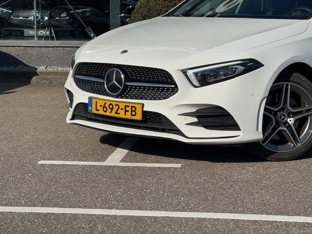 Mercedes-Benz A-Klasse 250 e Business Solution AMG Limited l Panoramaschuifdak l DISTRONIC PLUS l Trekhaak l l Memory stoelen l 360 camera l Sfeerverli 43955410-2.jpg | Sterdome B.V.
