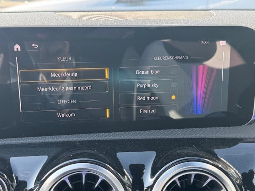 Mercedes-Benz A-Klasse 250 e Business Solution AMG Limited l Panoramaschuifdak l DISTRONIC PLUS l Trekhaak l l Memory stoelen l 360 camera l Sfeerverli 43955410-20.jpg | Sterdome B.V.