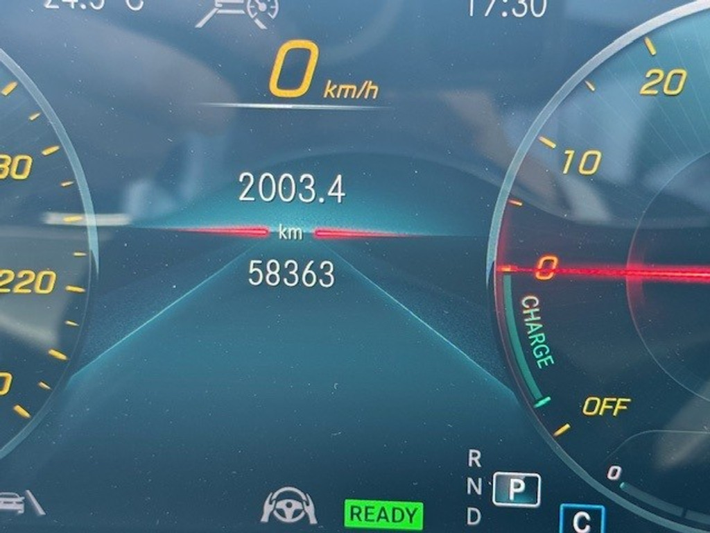 Mercedes-Benz A-Klasse 250 e Business Solution AMG Limited l Panoramaschuifdak l DISTRONIC PLUS l Trekhaak l l Memory stoelen l 360 camera l Sfeerverli 43955410-22.jpg | Sterdome B.V.