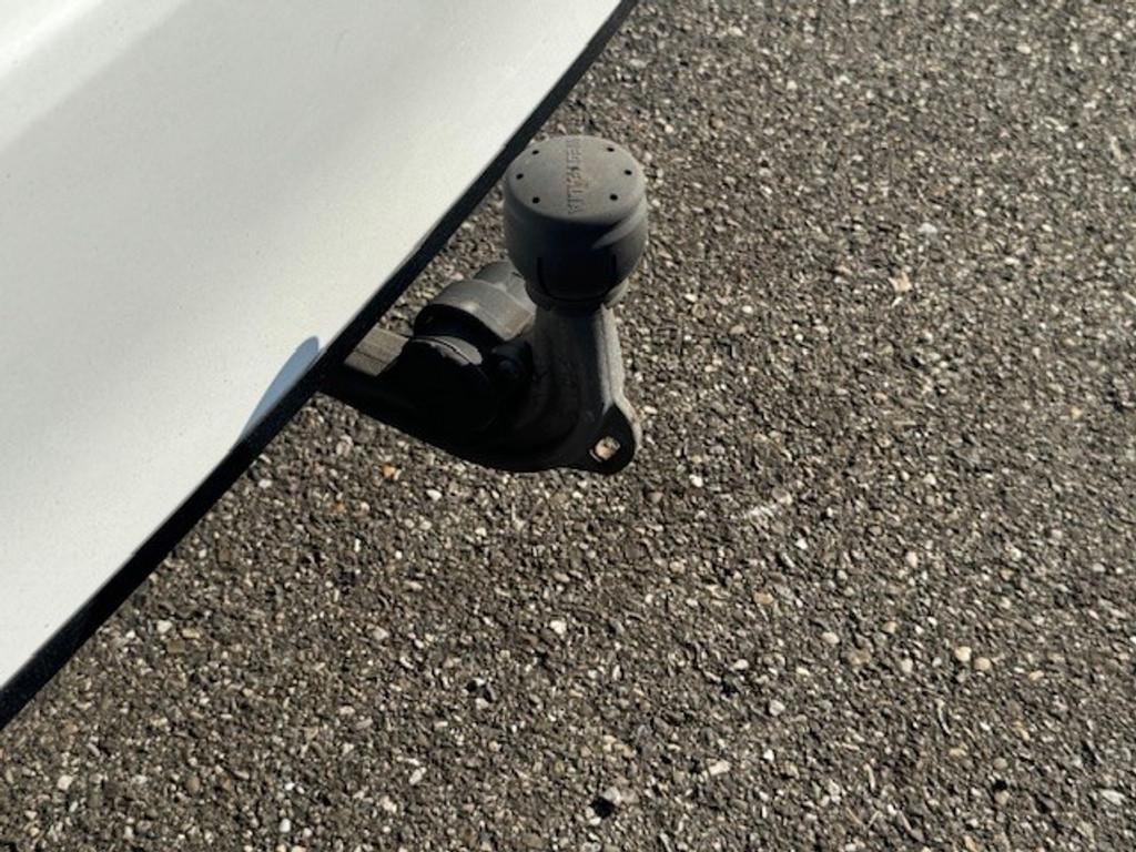 Mercedes-Benz A-Klasse 250 e Business Solution AMG Limited l Panoramaschuifdak l DISTRONIC PLUS l Trekhaak l l Memory stoelen l 360 camera l Sfeerverli 43955410-27.jpg | Sterdome B.V.