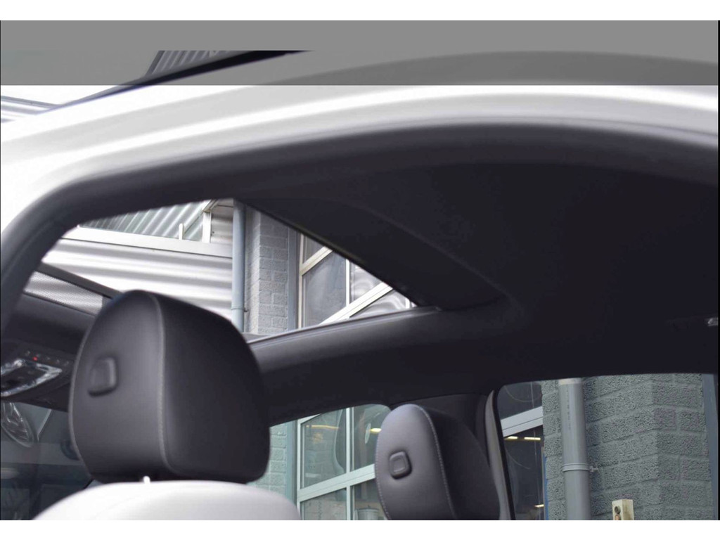 Mercedes-Benz A-Klasse 250 e Business Solution AMG Limited l Panoramaschuifdak l DISTRONIC PLUS l Trekhaak l l Memory stoelen l 360 camera l Sfeerverli 43955410-9.jpg | Sterdome B.V.
