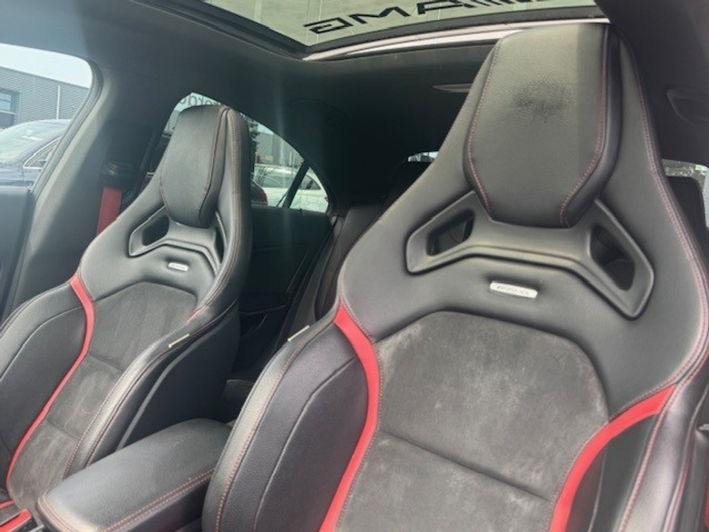 Mercedes-Benz CLA-Klasse AMG 45 4MATIC l 361 PK l Dealer onderhouden l Panoramadak l Performance stoelen l LED l THERMOTRONIC l PTS l Navi l 45361057-4.jpg | Sterdome B.V.