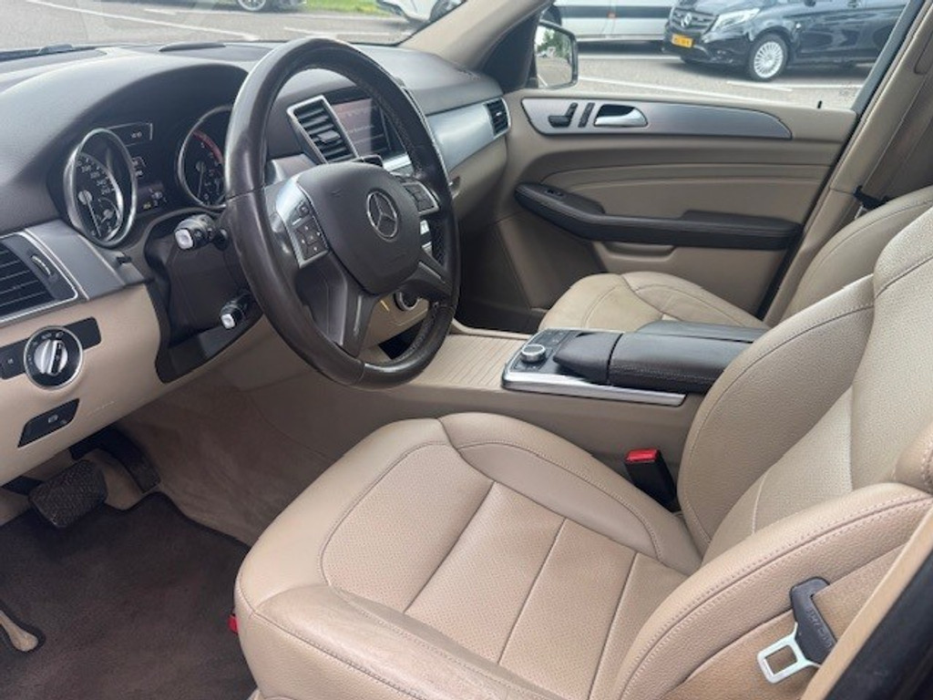 Mercedes-Benz M-Klasse 250 BlueTEC | Spiegelpakket | Air Body Controle l Trekhaak | Stoelverwarming | Inbraakalarm | Beige Kunst Leder l Comand l 45486271-1.jpg | Sterdome B.V.