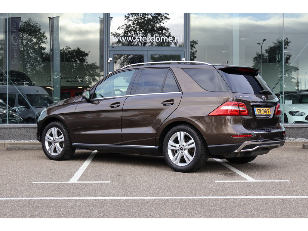 Mercedes-Benz M-Klasse 250 BlueTEC | Spiegelpakket | Air Body Controle l Trekhaak | Stoelverwarming | Inbraakalarm | Beige Kunst Leder l Comand l 45486271-10.jpg | Sterdome B.V.