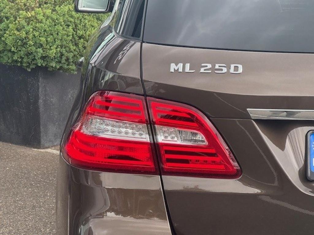 Mercedes-Benz M-Klasse 250 BlueTEC | Spiegelpakket | Air Body Controle l Trekhaak | Stoelverwarming | Inbraakalarm | Beige Kunst Leder l Comand l 45486271-13.jpg | Sterdome B.V.