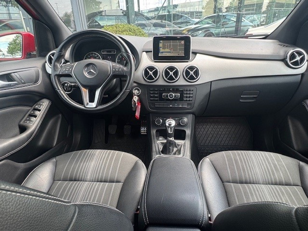 Mercedes-Benz B-Klasse 180 Ambition | Spiegelpakket | Nightpakket | Zitcomfortpakket | licht- en zichtpakket | Actieve parkeer assistent | Airco l Temp 45991801-1.jpg | Sterdome B.V.