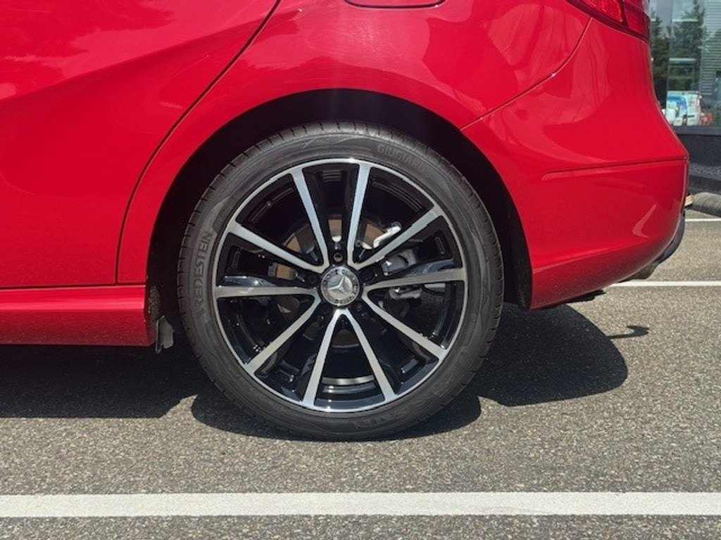 Mercedes-Benz B-Klasse 180 Ambition | Spiegelpakket | Nightpakket | Zitcomfortpakket | licht- en zichtpakket | Actieve parkeer assistent | Airco l Temp 45991801-13.jpg | Sterdome B.V.