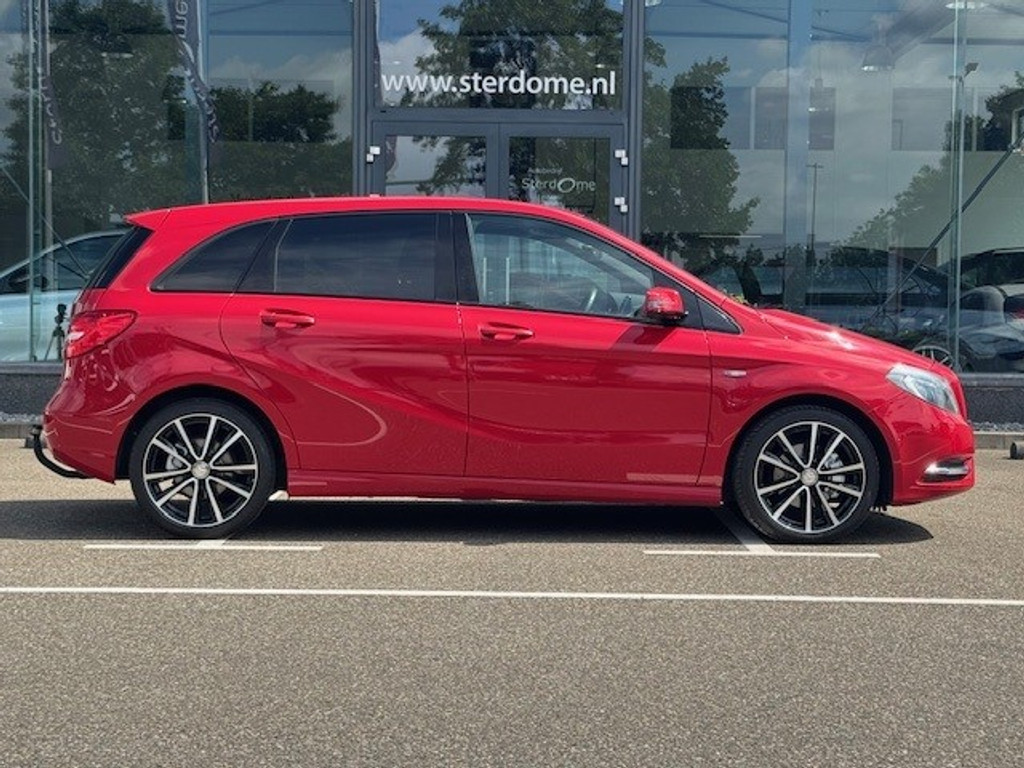 Mercedes-Benz B-Klasse 180 Ambition | Spiegelpakket | Nightpakket | Zitcomfortpakket | licht- en zichtpakket | Actieve parkeer assistent | Airco l Temp 45991801-2.jpg | Sterdome B.V.