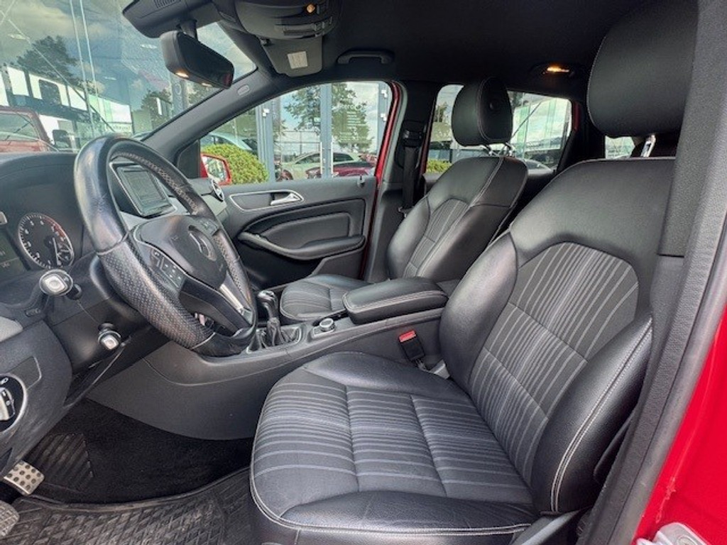 Mercedes-Benz B-Klasse 180 Ambition | Spiegelpakket | Nightpakket | Zitcomfortpakket | licht- en zichtpakket | Actieve parkeer assistent | Airco l Temp 45991801-21.jpg | Sterdome B.V.