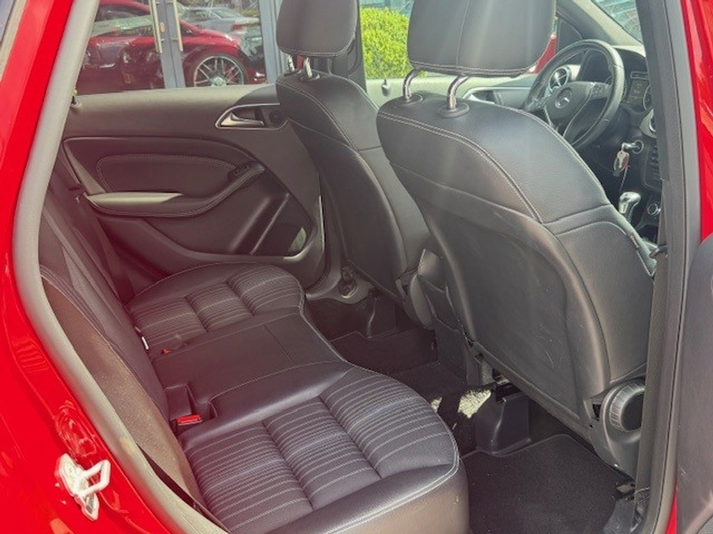 Mercedes-Benz B-Klasse 180 Ambition | Spiegelpakket | Nightpakket | Zitcomfortpakket | licht- en zichtpakket | Actieve parkeer assistent | Airco l Temp 45991801-29.jpg | Sterdome B.V.