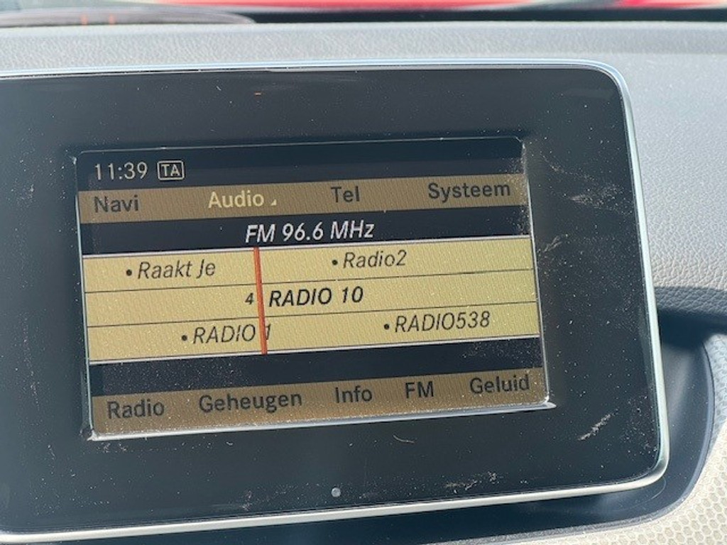 Mercedes-Benz B-Klasse 180 Ambition | Spiegelpakket | Nightpakket | Zitcomfortpakket | licht- en zichtpakket | Actieve parkeer assistent | Airco l Temp 45991801-8.jpg | Sterdome B.V.