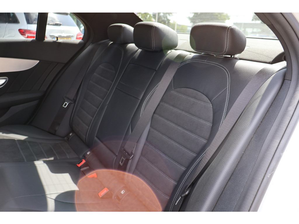 Mercedes-Benz C-Klasse 180 Business Solution AMG I Camera I Tempomaat I Stoelverwarming I Virtual dashbord I Led I Automaat I 46126525-13.jpg | Sterdome B.V.