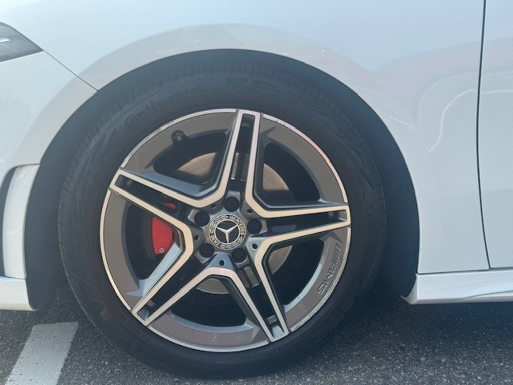 Mercedes-Benz A-Klasse 200 Business Solution AMG l MBUX l LED High Performance l Camera l Smartphone integratie pakket l Licht en Zicht pakket l Deelba 46375146-10.jpg | Sterdome B.V.