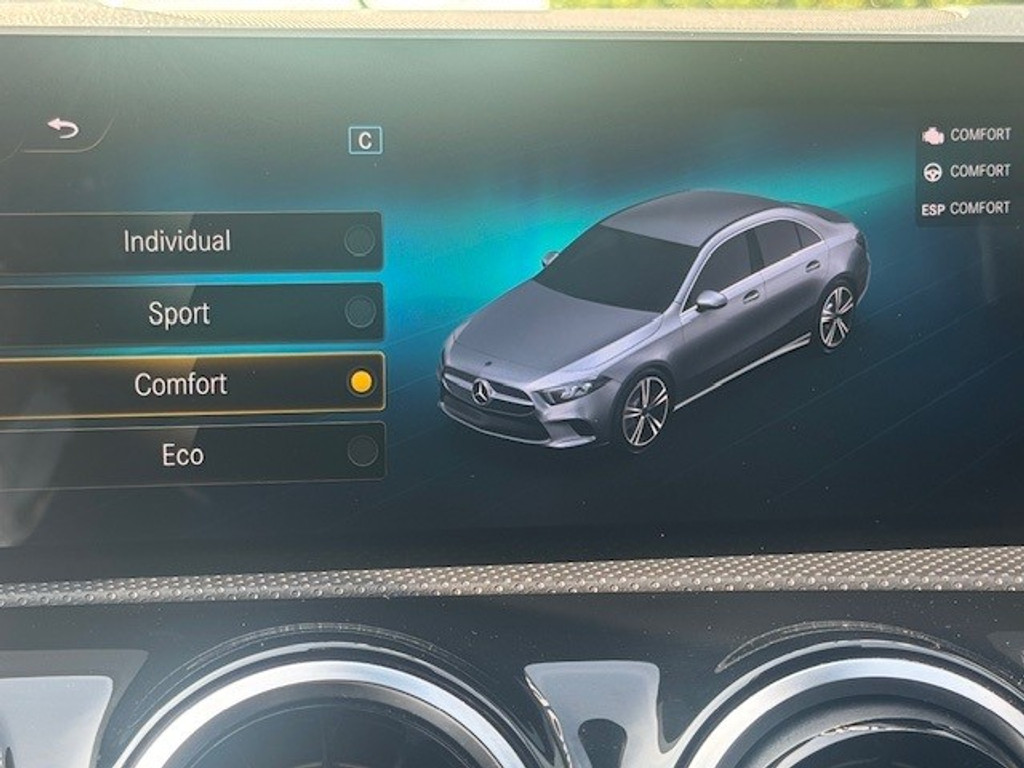 Mercedes-Benz A-Klasse 200 Business Solution AMG l MBUX l LED High Performance l Camera l Smartphone integratie pakket l Licht en Zicht pakket l Deelba 46375146-13.jpg | Sterdome B.V.