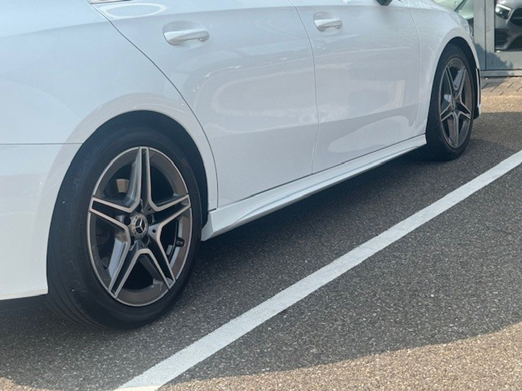 Mercedes-Benz A-Klasse 200 Business Solution AMG l MBUX l LED High Performance l Camera l Smartphone integratie pakket l Licht en Zicht pakket l Deelba 46375146-24.jpg | Sterdome B.V.