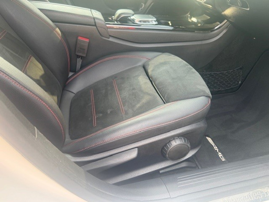 Mercedes-Benz A-Klasse 200 Business Solution AMG l MBUX l LED High Performance l Camera l Smartphone integratie pakket l Licht en Zicht pakket l Deelba 46375146-26.jpg | Sterdome B.V.