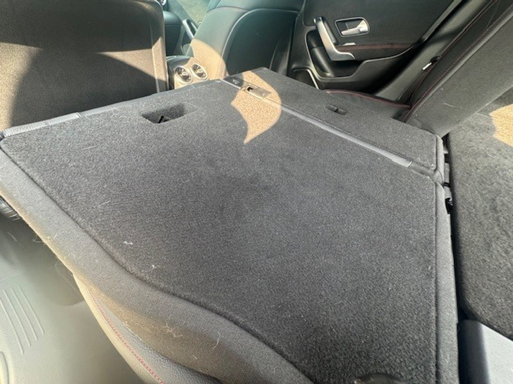 Mercedes-Benz A-Klasse 200 Business Solution AMG l MBUX l LED High Performance l Camera l Smartphone integratie pakket l Licht en Zicht pakket l Deelba 46375146-29.jpg | Sterdome B.V.