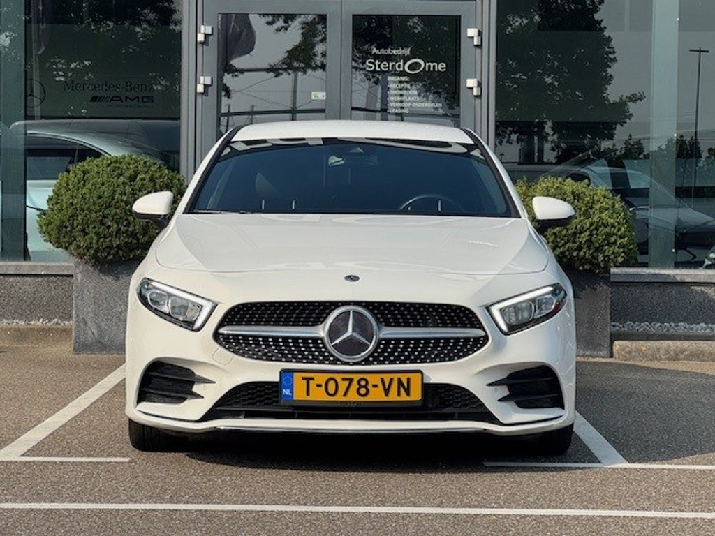 Mercedes-Benz A-Klasse 200 Business Solution AMG l MBUX l LED High Performance l Camera l Smartphone integratie pakket l Licht en Zicht pakket l Deelba 46375146-7.jpg | Sterdome B.V.