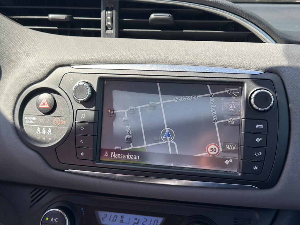 Toyota Yaris 1.5 Hybrid Lease I Camera I Automaat I Airco l Navigatie I Zeer gunstige KM stand! 46443774-4.jpg | Sterdome B.V.