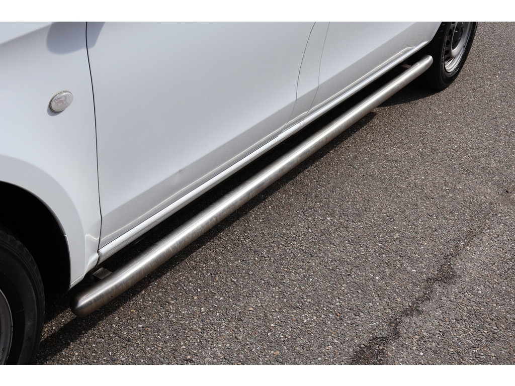 Mercedes-Benz Vito 114 CDI Lang l Betimmerd I Airco l Navi l Deuren achter l Trekhaak l Camera l Sidebars I 46554487-14.jpg | Sterdome B.V.