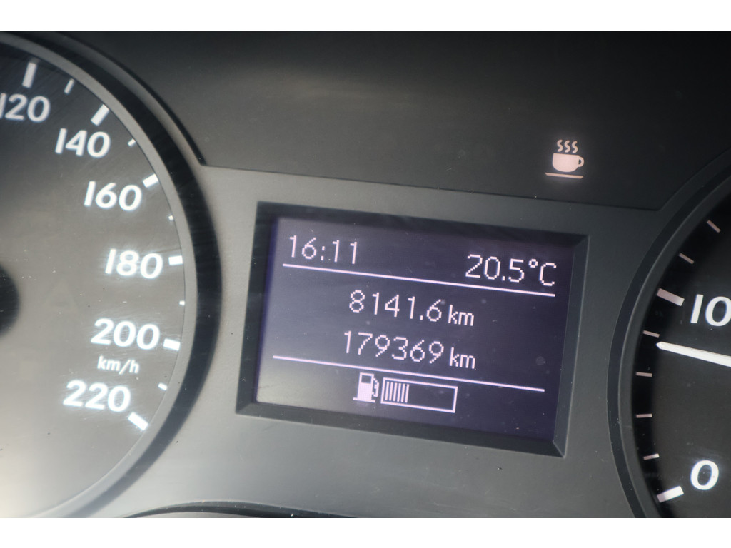 Mercedes-Benz Vito 114 CDI Lang l Betimmerd I Airco l Navi l Deuren achter l Trekhaak l Camera l Sidebars I 46554487-16.jpg | Sterdome B.V.