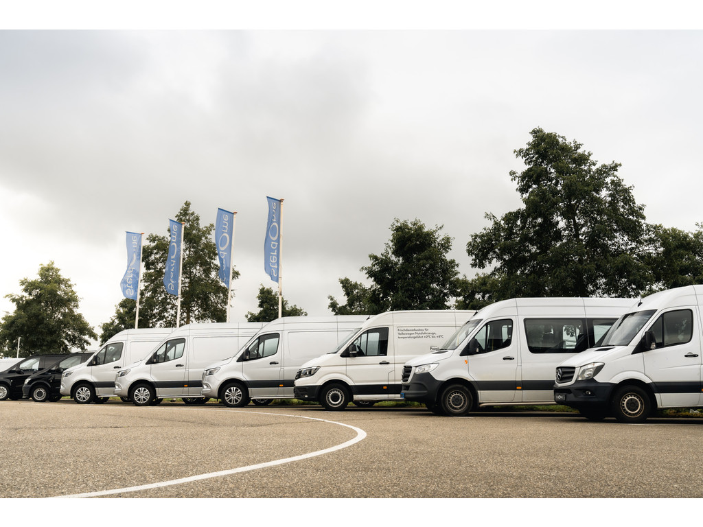 Mercedes-Benz Vito 114 CDI Lang l Betimmerd I Airco l Navi l Deuren achter l Trekhaak l Camera l Sidebars I 46554487-18.jpg | Sterdome B.V.