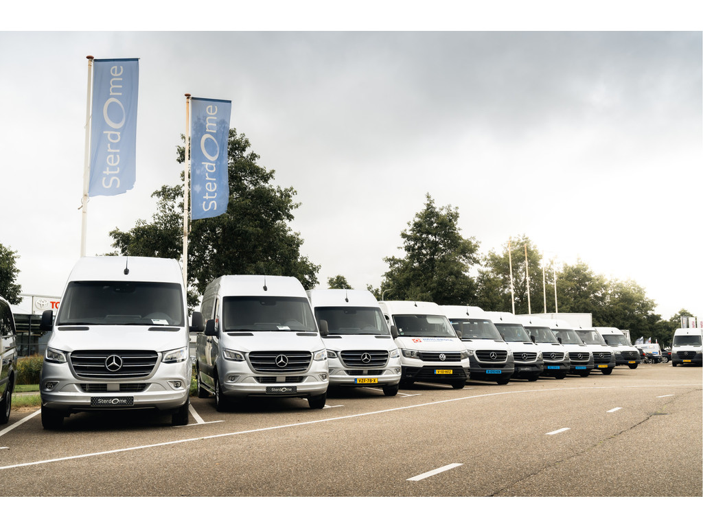 Mercedes-Benz Vito 114 CDI Lang l Betimmerd I Airco l Navi l Deuren achter l Trekhaak l Camera l Sidebars I 46554487-20.jpg | Sterdome B.V.
