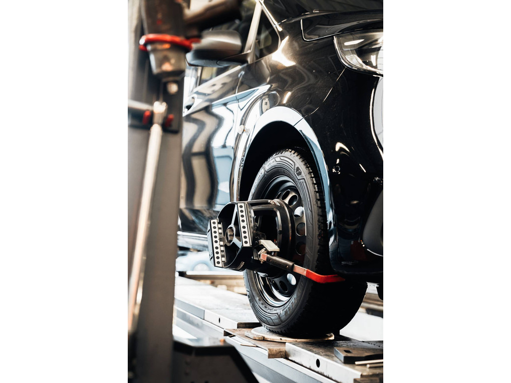 Mercedes-Benz Vito 114 CDI Lang l Betimmerd I Airco l Navi l Deuren achter l Trekhaak l Camera l Sidebars I 46554487-22.jpg | Sterdome B.V.