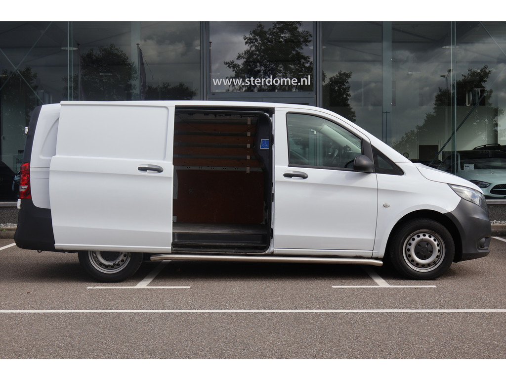 Mercedes-Benz Vito 114 CDI Lang l Betimmerd I Airco l Navi l Deuren achter l Trekhaak l Camera l Sidebars I 46554487-7.jpg | Sterdome B.V.