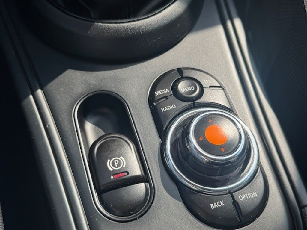 MINI Countryman 1.5 Cooper I 136 PK l Navigatie I Parkeersensoren I Bluetooth I Climate Control I Cruise control I 47072496-17.jpg | Sterdome B.V.