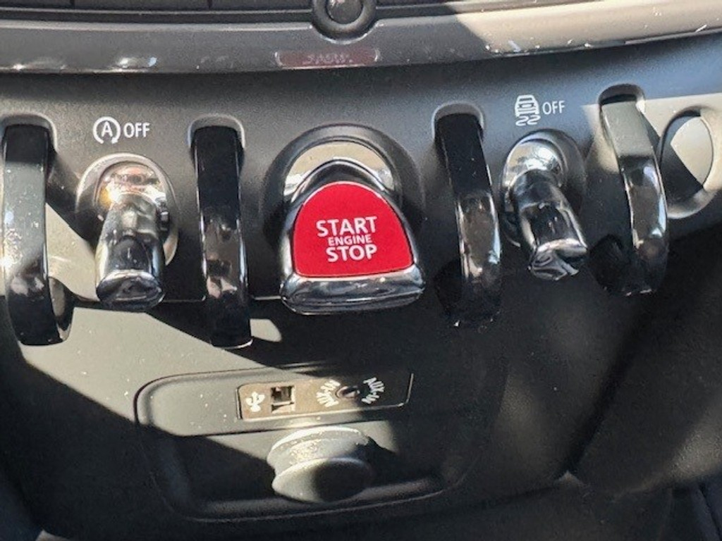 MINI Countryman 1.5 Cooper I 136 PK l Navigatie I Parkeersensoren I Bluetooth I Climate Control I Cruise control I 47072496-30.jpg | Sterdome B.V.