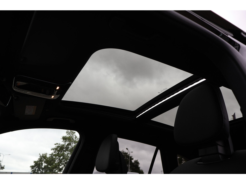 Mercedes-Benz GLC 300e 4MATIC Edition AMG line l Techniek pakket l Luchtvering l Massage I Panoramadak l Meesturende achteras l Memory l Sfeerverl 47210438-13.jpg | Sterdome B.V.