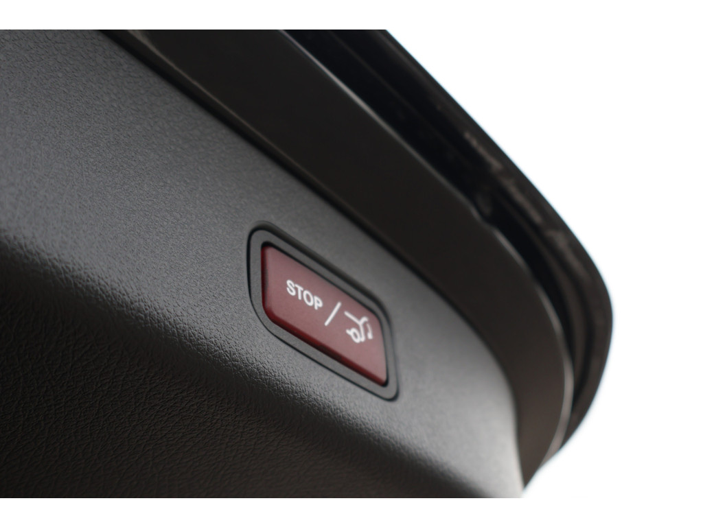 Mercedes-Benz GLC 300e 4MATIC Edition AMG line l Techniek pakket l Luchtvering l Massage I Panoramadak l Meesturende achteras l Memory l Sfeerverl 47210438-40.jpg | Sterdome B.V.