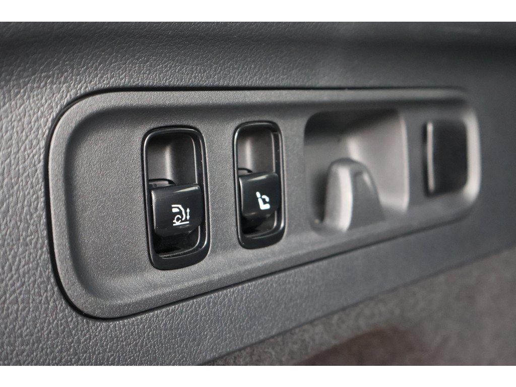 Mercedes-Benz GLC 300e 4MATIC Edition AMG line l Techniek pakket l Luchtvering l Massage I Panoramadak l Meesturende achteras l Memory l Sfeerverl 47210438-41.jpg | Sterdome B.V.