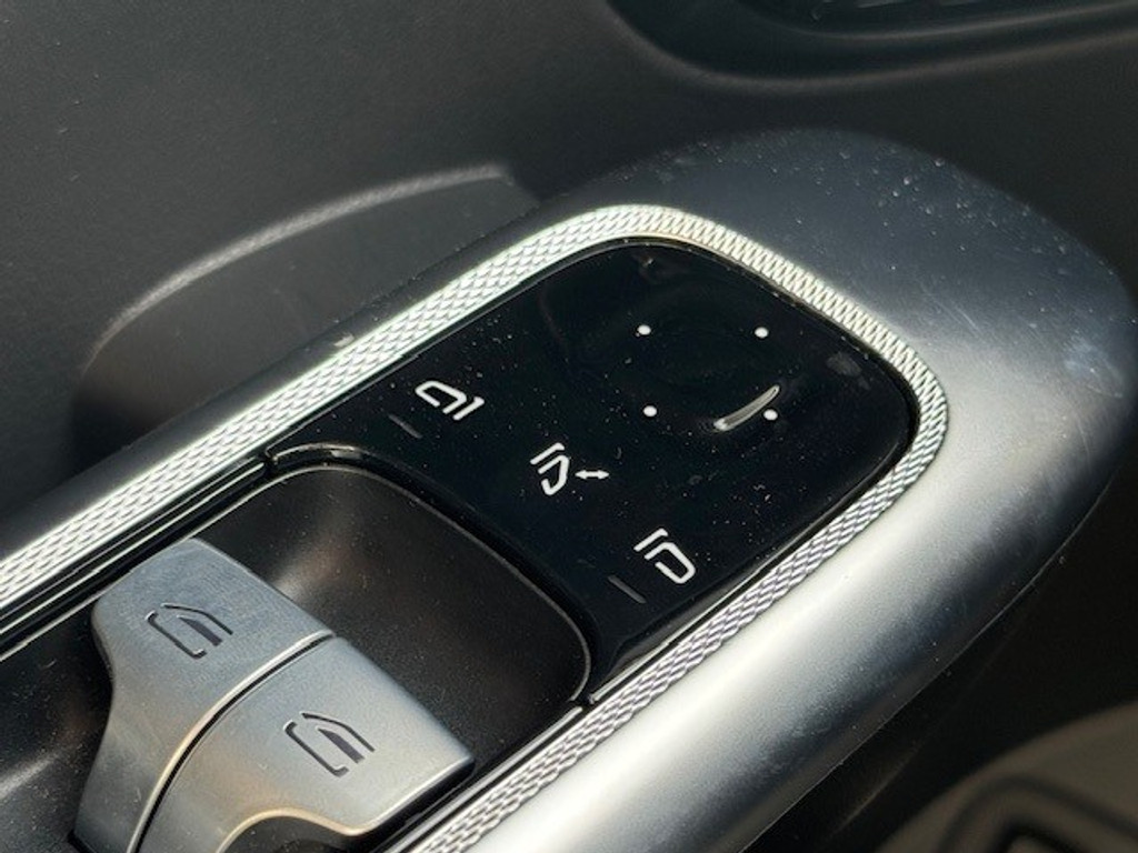 Mercedes-Benz GLC 300e 4MATIC AVANTGARDE line l MBUX l Niveau Regeling l LED adaptief l Sfeerverlichting l Elektr. bed. achterklep l Stoelverwarmi 47355326-19.jpg | Sterdome B.V.