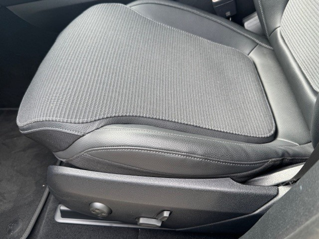 Mercedes-Benz GLC 300e 4MATIC AVANTGARDE line l MBUX l Niveau Regeling l LED adaptief l Sfeerverlichting l Elektr. bed. achterklep l Stoelverwarmi 47355326-26.jpg | Sterdome B.V.