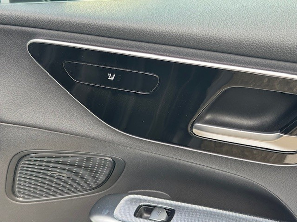 Mercedes-Benz GLC 300e 4MATIC AVANTGARDE line l MBUX l Niveau Regeling l LED adaptief l Sfeerverlichting l Elektr. bed. achterklep l Stoelverwarmi 47355326-27.jpg | Sterdome B.V.