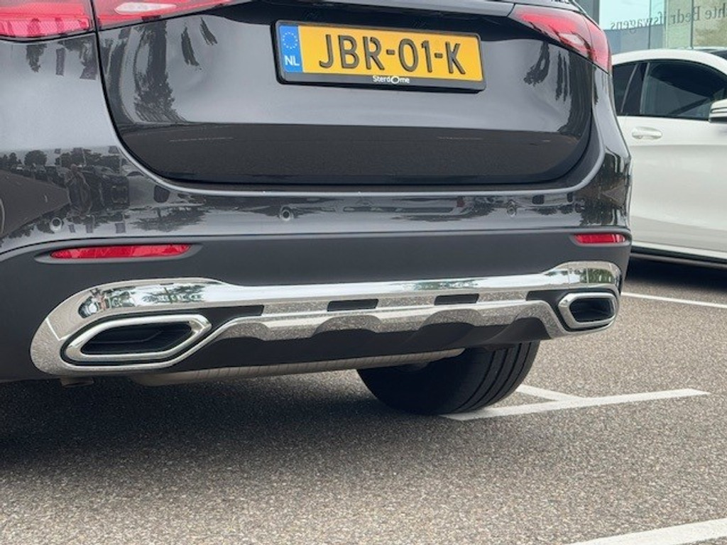 Mercedes-Benz GLC 300e 4MATIC AVANTGARDE line l MBUX l Niveau Regeling l LED adaptief l Sfeerverlichting l Elektr. bed. achterklep l Stoelverwarmi 47355326-28.jpg | Sterdome B.V.