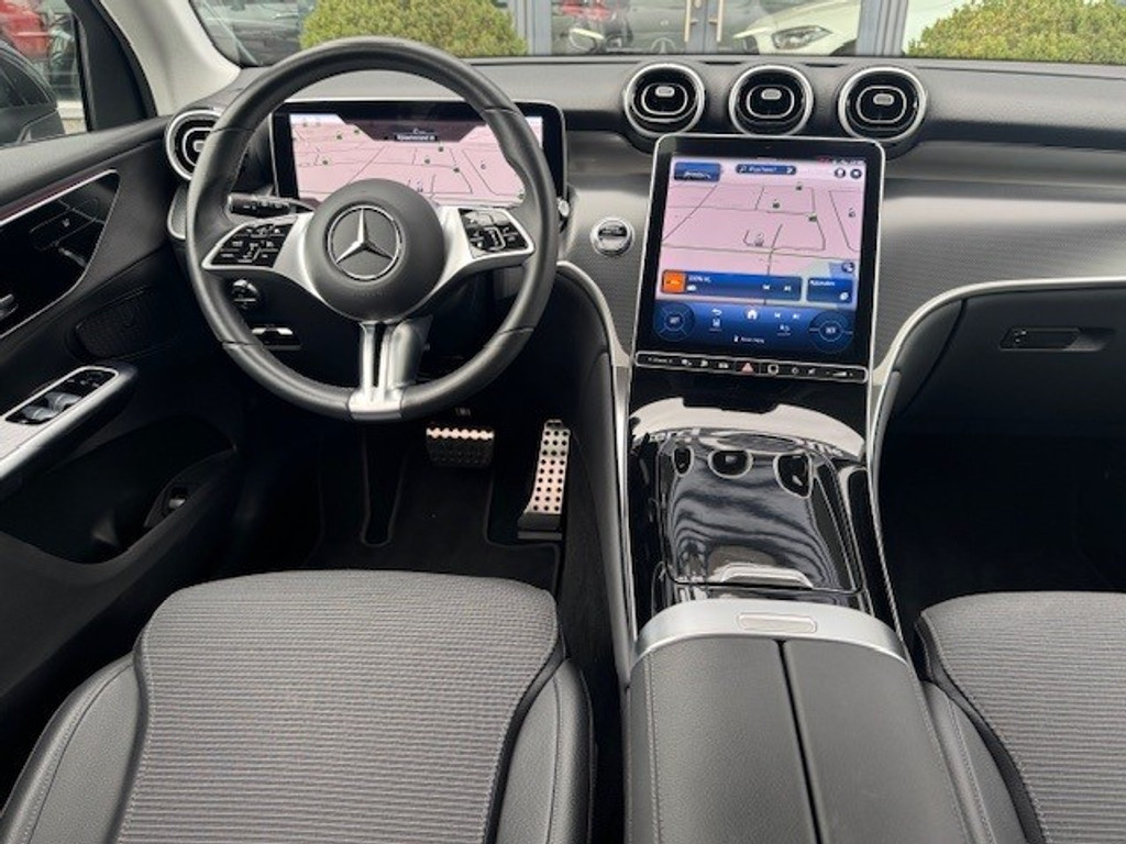 Mercedes-Benz GLC 300e 4MATIC AVANTGARDE line l MBUX l Niveau Regeling l LED adaptief l Sfeerverlichting l Elektr. bed. achterklep l Stoelverwarmi 47355326-29.jpg | Sterdome B.V.