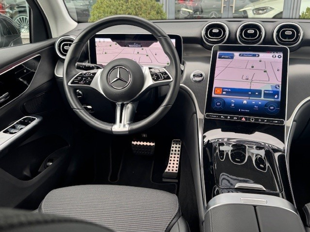 Mercedes-Benz GLC 300e 4MATIC AVANTGARDE line l MBUX l Niveau Regeling l LED adaptief l Sfeerverlichting l Elektr. bed. achterklep l Stoelverwarmi 47355326-30.jpg | Sterdome B.V.