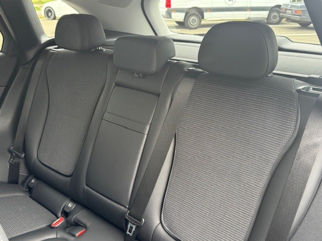 Mercedes-Benz GLC 300e 4MATIC AVANTGARDE line l MBUX l Niveau Regeling l LED adaptief l Sfeerverlichting l Elektr. bed. achterklep l Stoelverwarmi 47355326-32.jpg | Sterdome B.V.