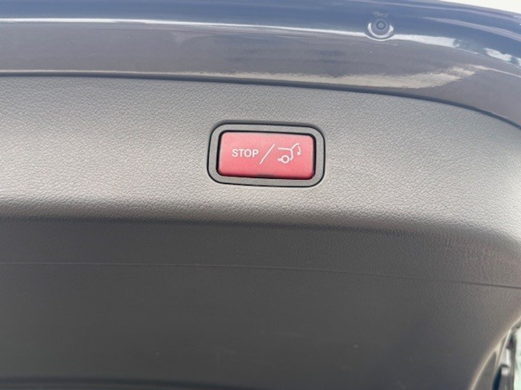 Mercedes-Benz GLC 300e 4MATIC AVANTGARDE line l MBUX l Niveau Regeling l LED adaptief l Sfeerverlichting l Elektr. bed. achterklep l Stoelverwarmi 47355326-35.jpg | Sterdome B.V.