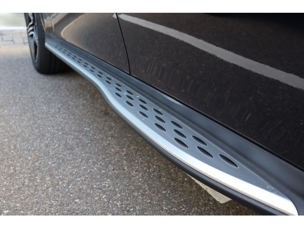 Mercedes-Benz GLC Coupé 300e 4MATIC AMG Line l Panoramadak l Niveau- regeling l KEYLESS GO l Rij-assistentie plus l Digital Light l Memory pakket 47394685-31.jpg | Sterdome B.V.