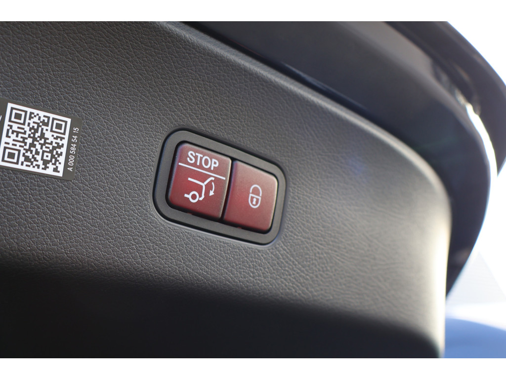 Mercedes-Benz GLC Coupé 300e 4MATIC AMG Line l Panoramadak l Niveau- regeling l KEYLESS GO l Rij-assistentie plus l Digital Light l Memory pakket 47394685-32.jpg | Sterdome B.V.