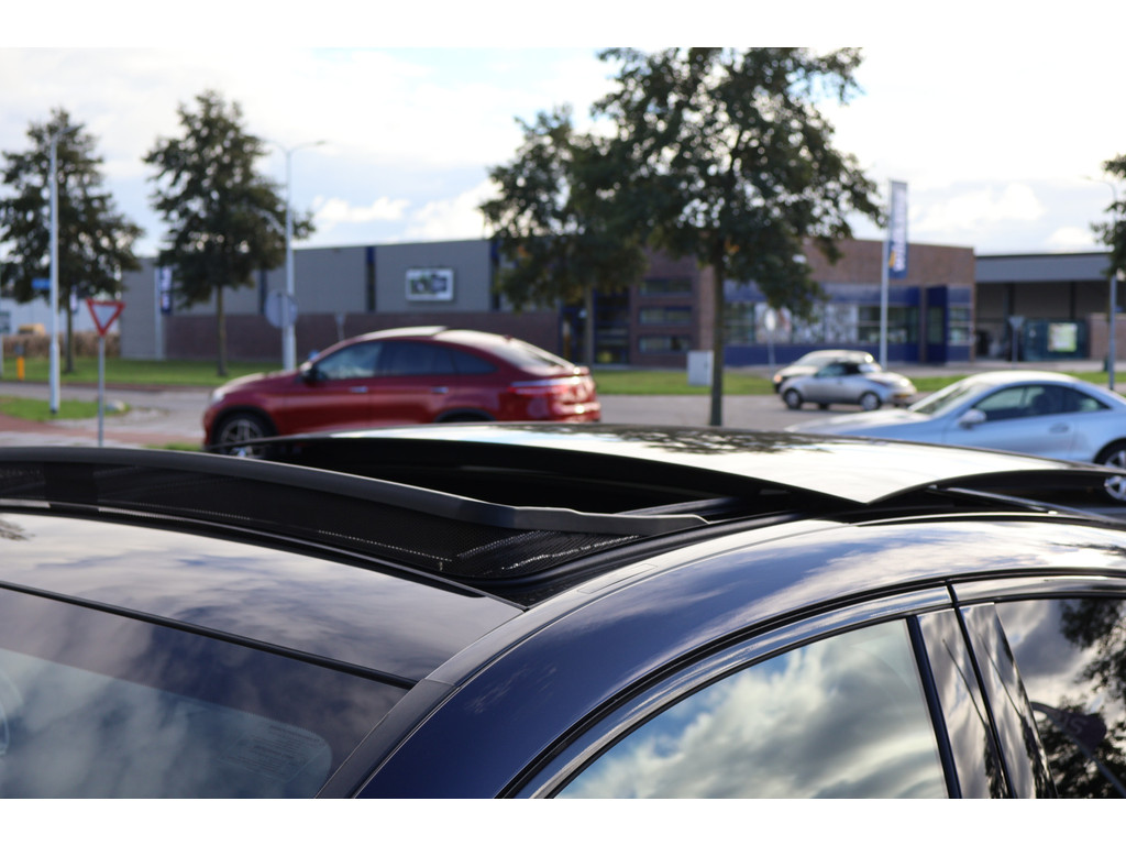 Mercedes-Benz GLC Coupé 300e 4MATIC AMG Line l Panoramadak l Niveau- regeling l KEYLESS GO l Rij-assistentie plus l Digital Light l Memory pakket 47394685-45.jpg | Sterdome B.V.