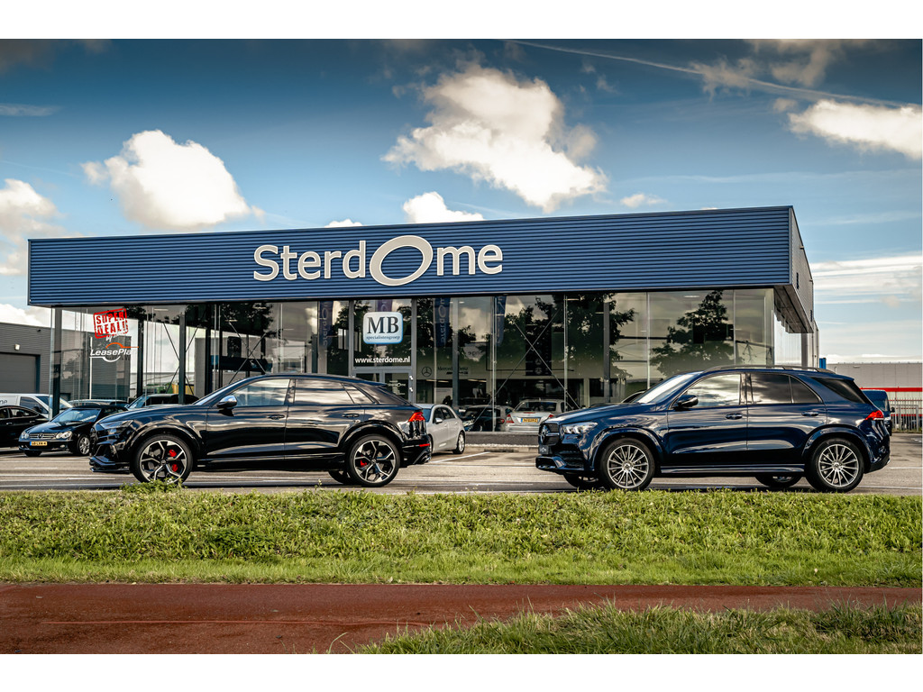 Mercedes-Benz GLC Coupé 300e 4MATIC AMG Line l Panoramadak l Niveau- regeling l KEYLESS GO l Rij-assistentie plus l Digital Light l Memory pakket 47394685-51.jpg | Sterdome B.V.