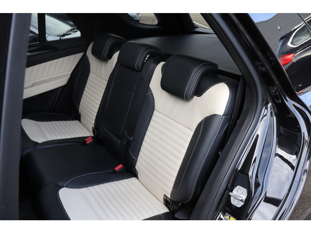 Mercedes-Benz GLE 350 d 4MATIC AMG V6 I Airmatic I 360 camera I Trekhaak I Panorama dak | Stoelverwarming I Verwarmd stuurwiel I 47531659-12.jpg | Sterdome B.V.