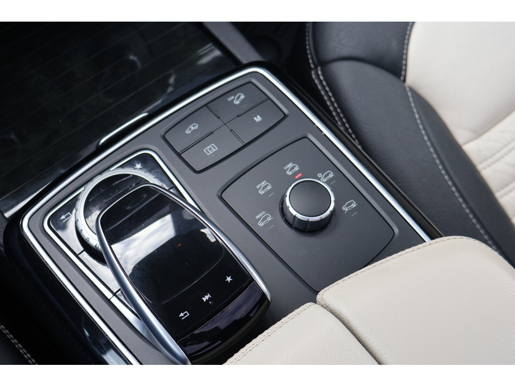 Mercedes-Benz GLE 350 d 4MATIC AMG V6 I Airmatic I 360 camera I Trekhaak I Panorama dak | Stoelverwarming I Verwarmd stuurwiel I 47531659-13.jpg | Sterdome B.V.