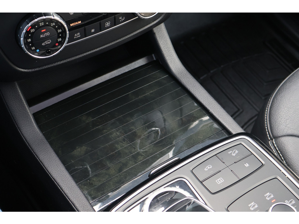 Mercedes-Benz GLE 350 d 4MATIC AMG V6 I Airmatic I 360 camera I Trekhaak I Panorama dak | Stoelverwarming I Verwarmd stuurwiel I 47531659-29.jpg | Sterdome B.V.